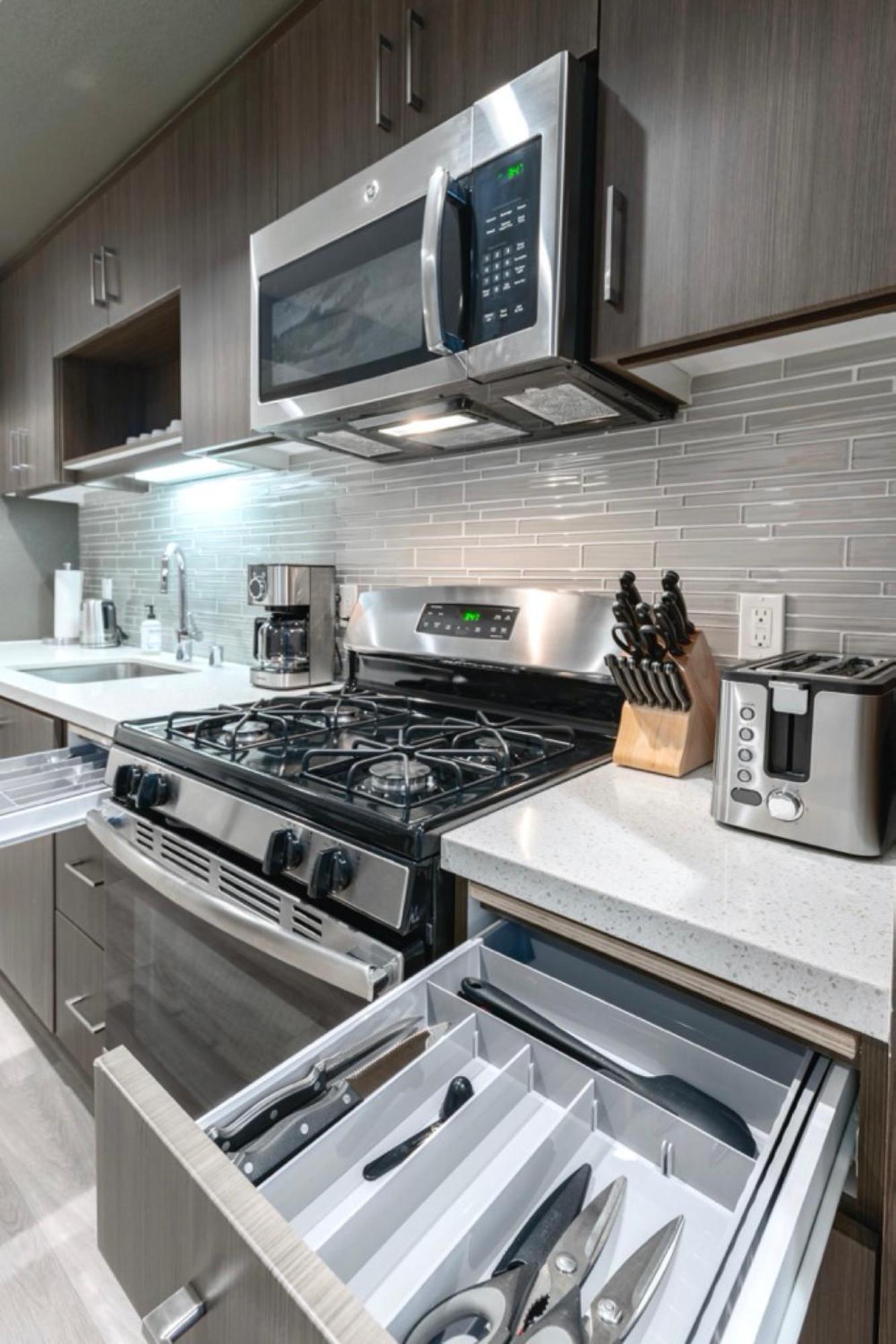 Brand New Luxury Weho Avl